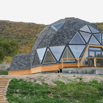 Dome house: construction technologies and layout features